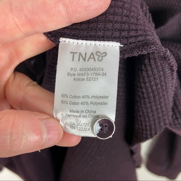 Aritzia TNA Waffle Knit Henley Pullover Sweater Size XS Long Sleeve Knit Top - Picture 6 of 9